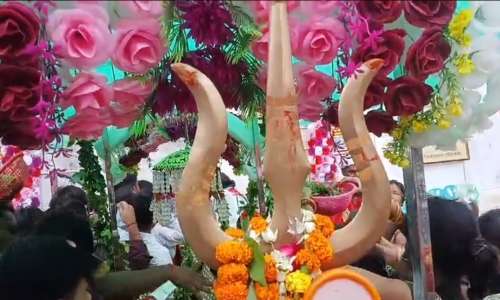 सावन के प्रथम सोमवार को श्रद्धा में डूबे शिव भक्त, भोर से ही शिवालयों में उमड़ा आस्था का सैलाब