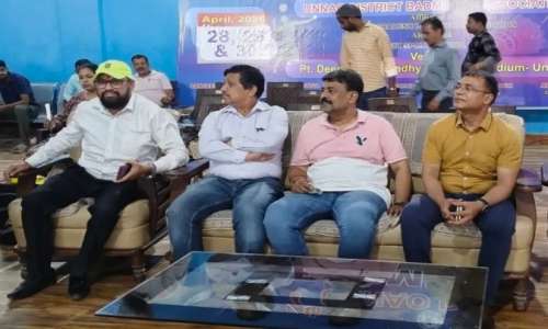 तीन दिवसीय बैडमिंटन प्रतियोगिता का शुभारंभ, खिलाड़ियों में उत्साह