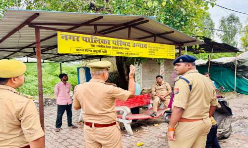 चिन्हित पड़ाव स्थलों का सीओ ट्रैफिक ने किया निरीक्षण